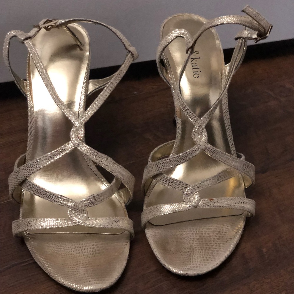 Kelly & katie gold heel sandal - size 8 1/2